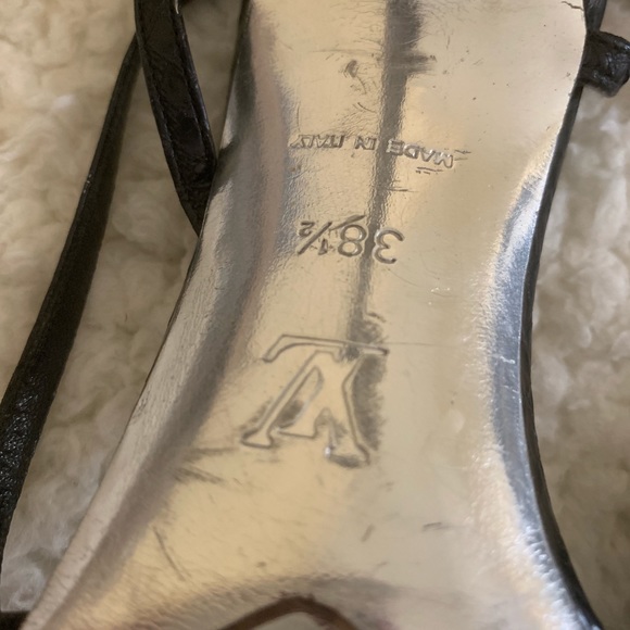 Luis Vuitton black strap medium height heels - Picture 4 of 5